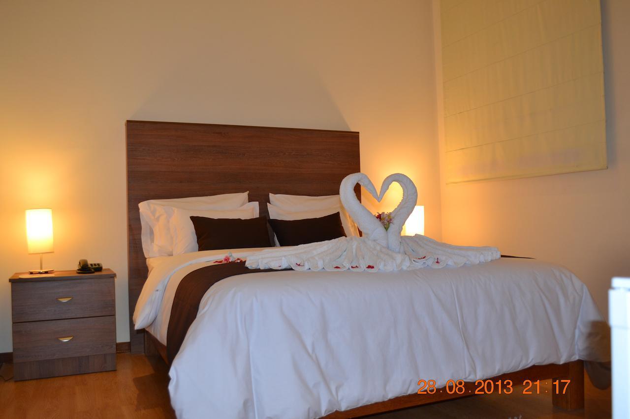 Hotel Brilia ชิมโบเต ห้อง รูปภาพ