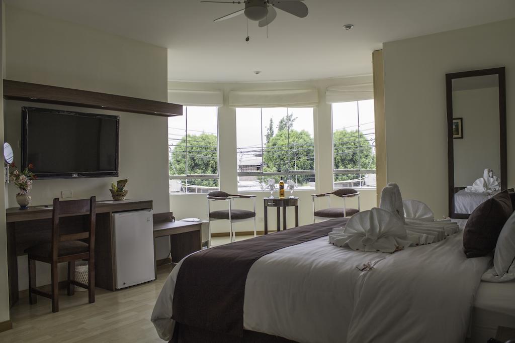 Hotel Brilia ชิมโบเต ภายนอก รูปภาพ