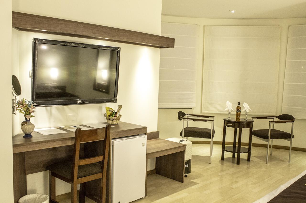 Hotel Brilia ชิมโบเต ห้อง รูปภาพ